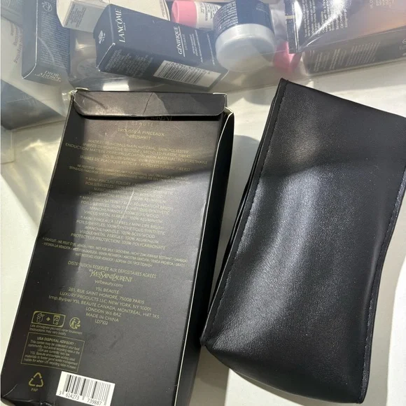 Yves Saint Laurent Black Brush Trio with Case - Picture 8 of 9